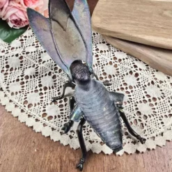 Grande mouche vintage ouvrante en métal irisé – Boîte décorative ou cendrier