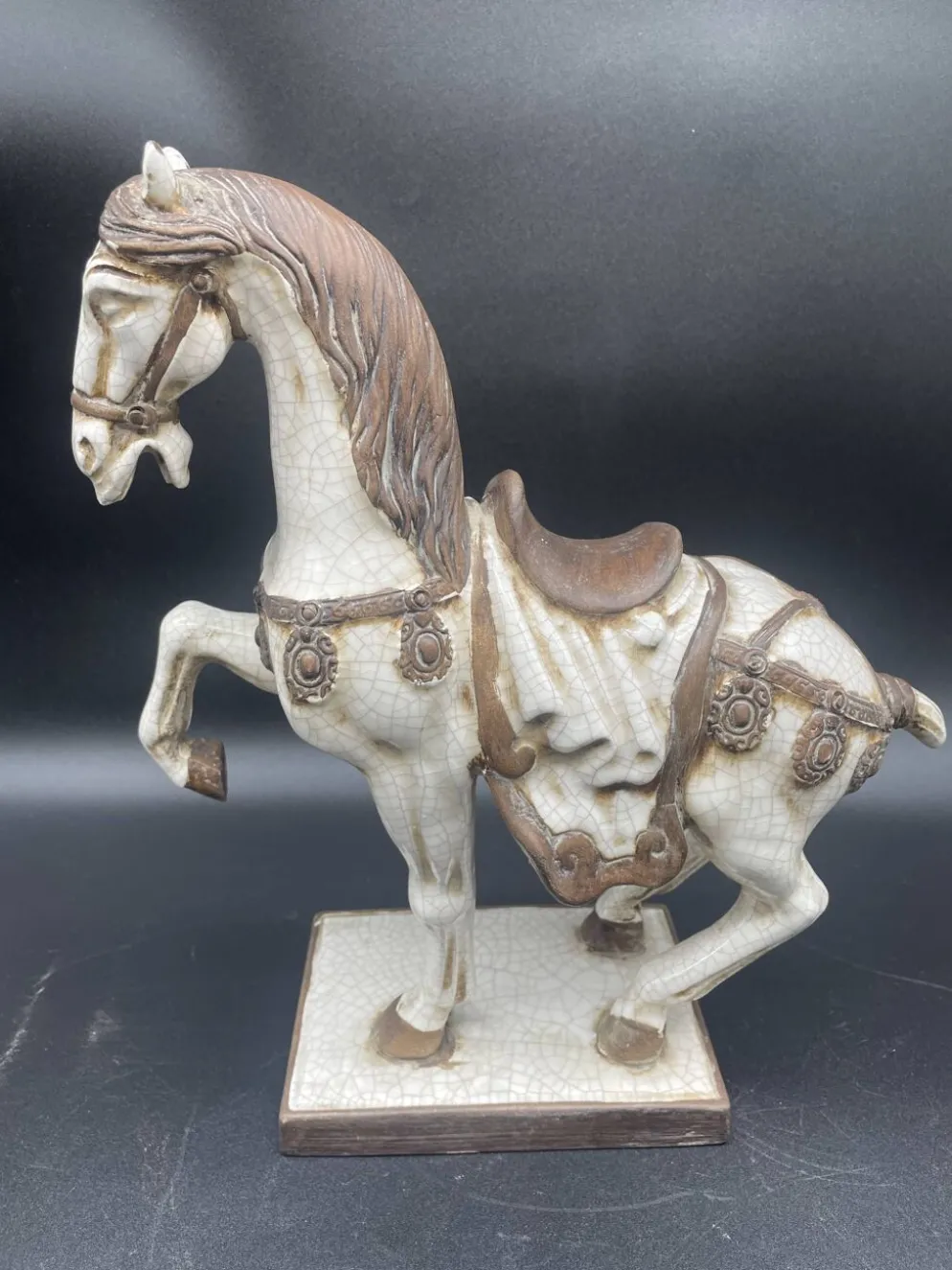 Grande paire de chevaux en céramique craquelée – Chine XXe