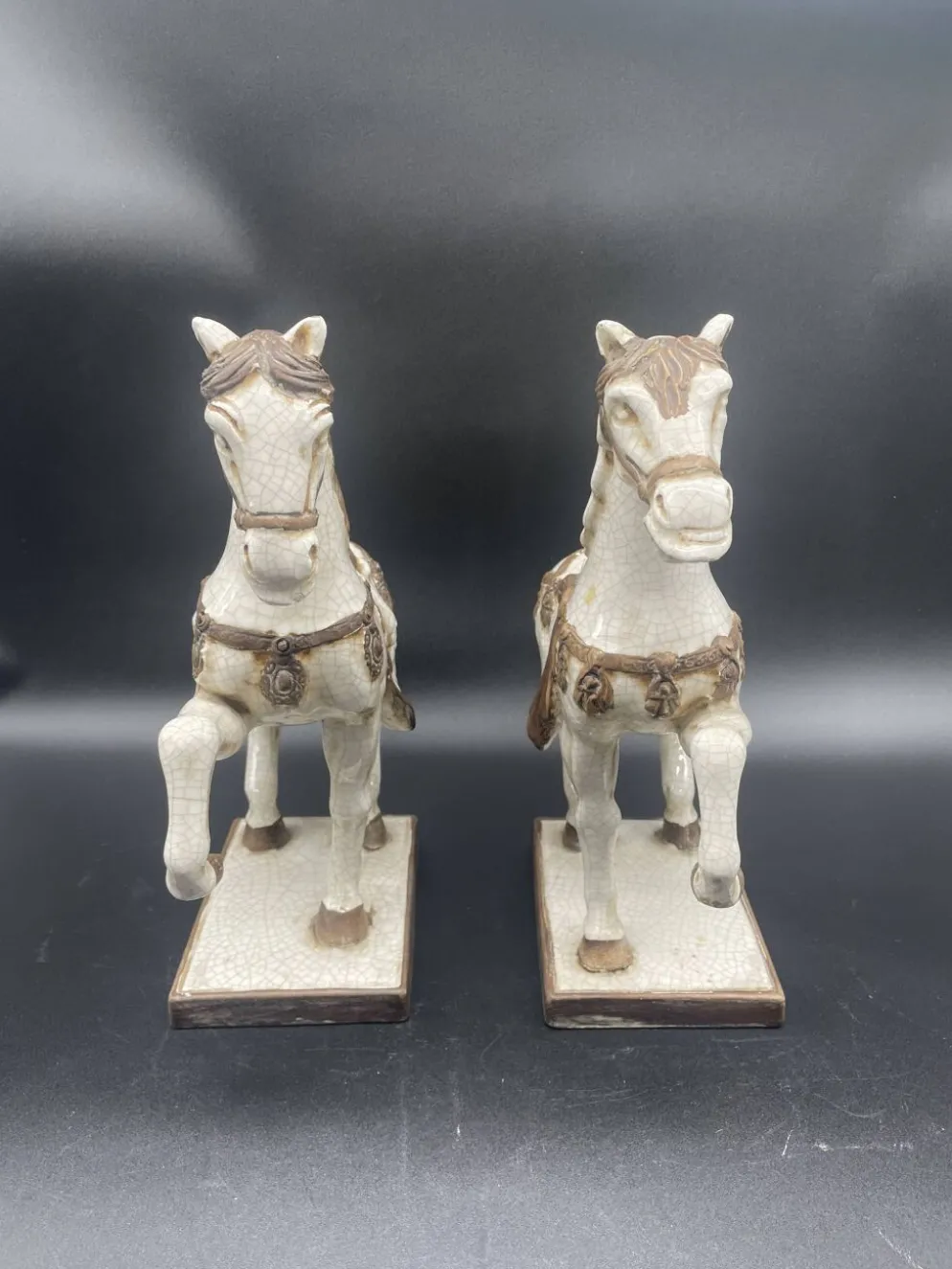 Grande paire de chevaux en céramique craquelée – Chine XXe