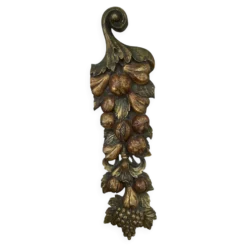 Grande sculpture murale en bois sculpté doré – fruits et feuillages –