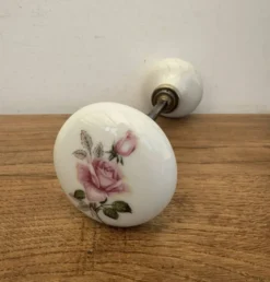 2 Grandes Poignée ronde de porte en porcelaine décor fleur rose diamèt