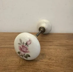 2 Grandes Poignée ronde de porte en porcelaine décor fleur rose diamèt