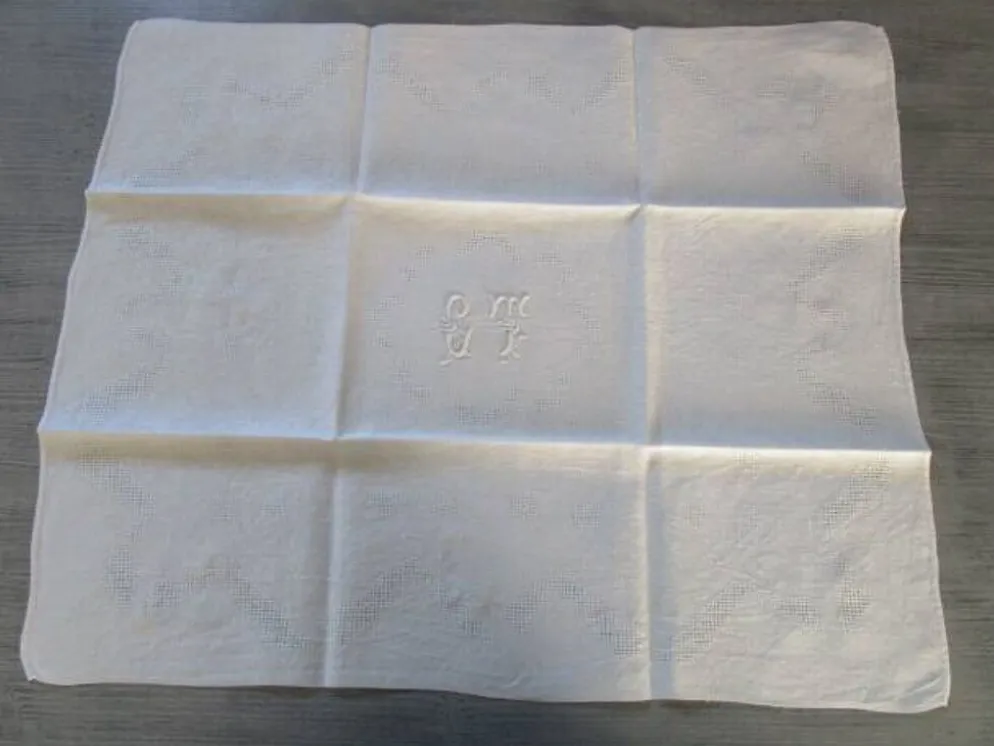 12 grandes serviettes de table anciennes, damassées, monogrammées