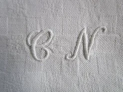 4 grandes serviettes de table anciennes damassées, monogrammées