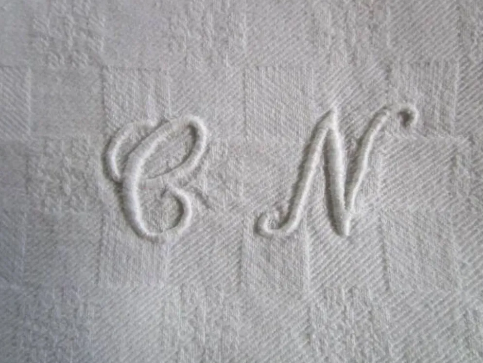 4 grandes serviettes de table anciennes damassées, monogrammées