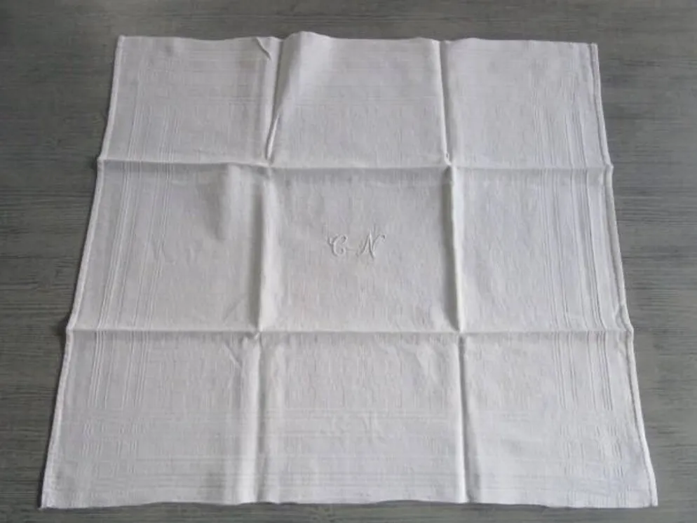 4 grandes serviettes de table anciennes damassées, monogrammées