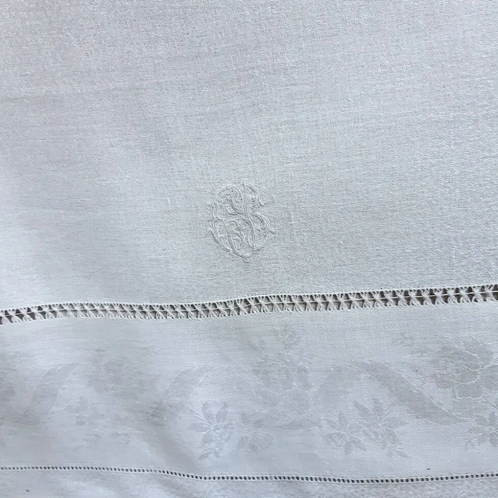 6 grandes serviettes de table 19ème, damassées, monogrammées "CB"