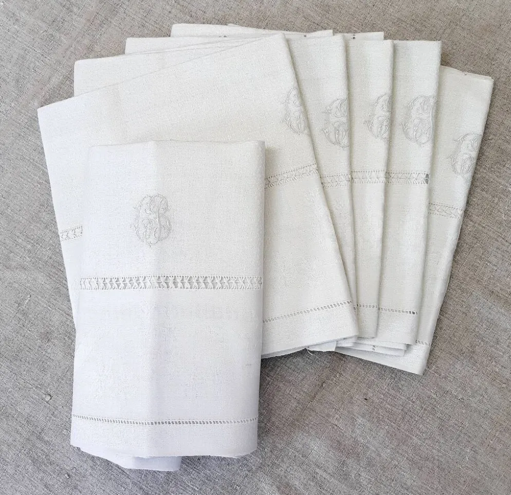 6 grandes serviettes de table 19ème, damassées, monogrammées "CB"
