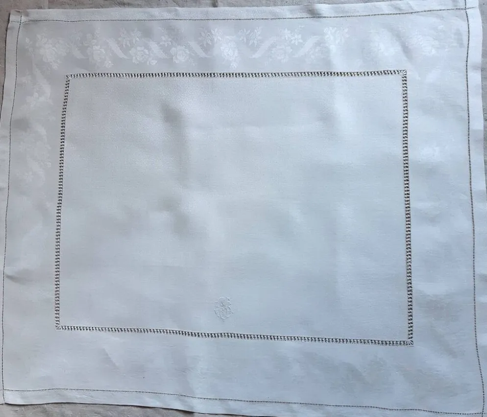 6 grandes serviettes de table 19ème, damassées, monogrammées "CB"