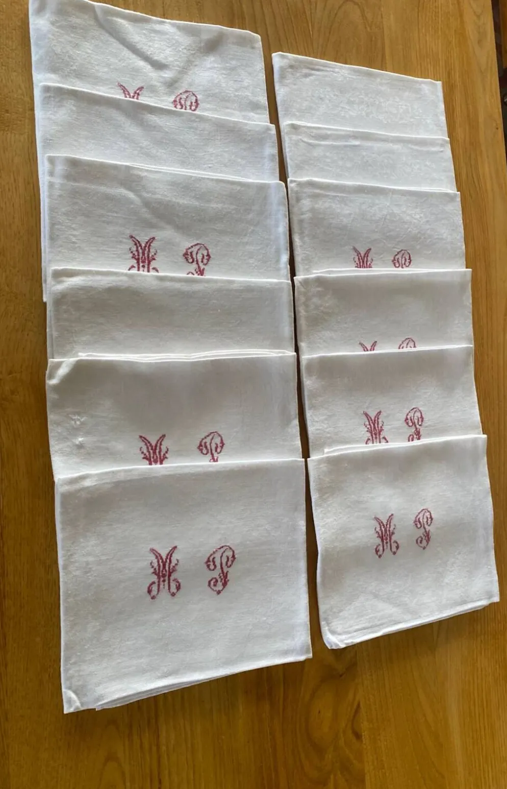12 grandes serviettes monogramme MP