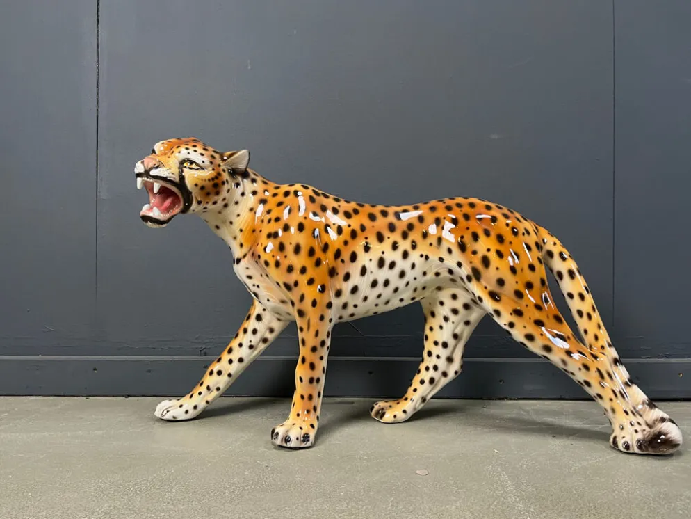 Grande statue de léopard en céramique italienne, années 1960.