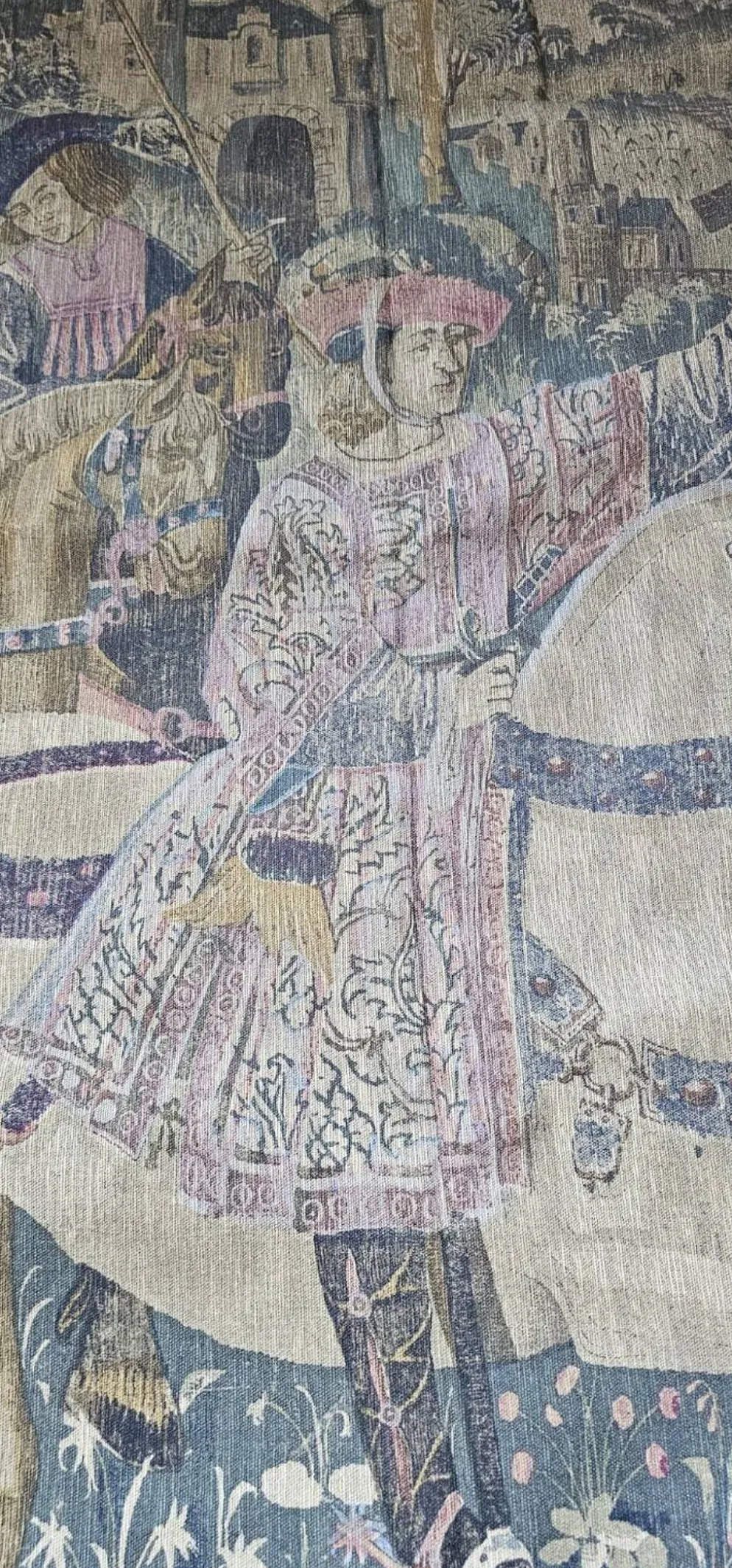 Grande tenture murale ancienne – scène médiévale équestre – 180 × 138 cm