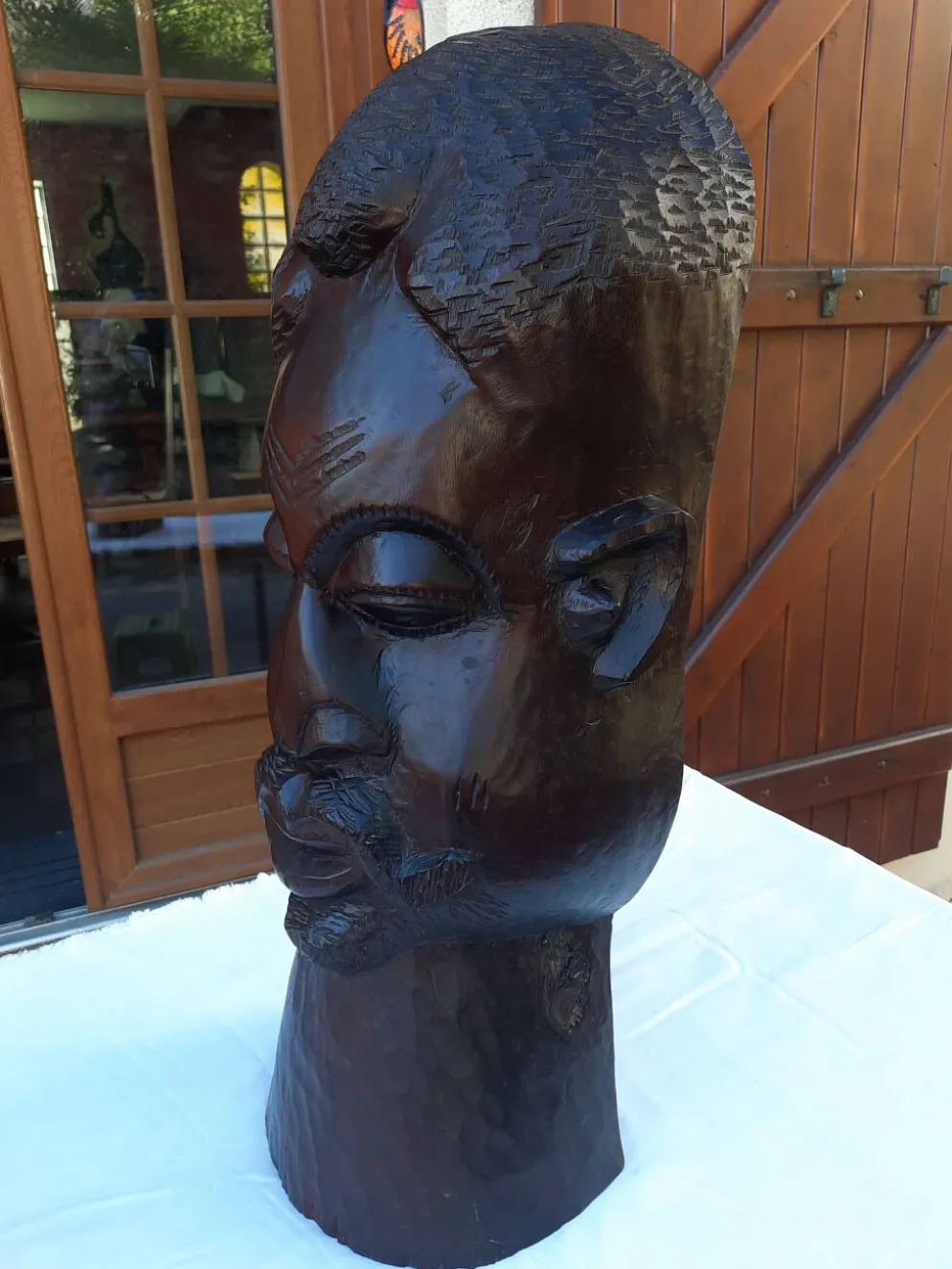 Grande tête sculptée africaine en bois exotique – Madagascar – 65 cm