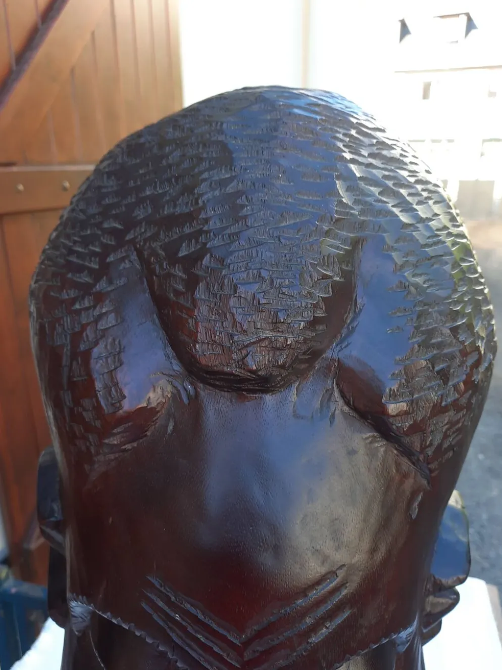 Grande tête sculptée africaine en bois exotique – Madagascar – 65 cm