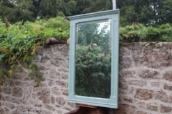 Grand miroir ancien biseauté rénové vert sauge – 99,5 × 71 cm