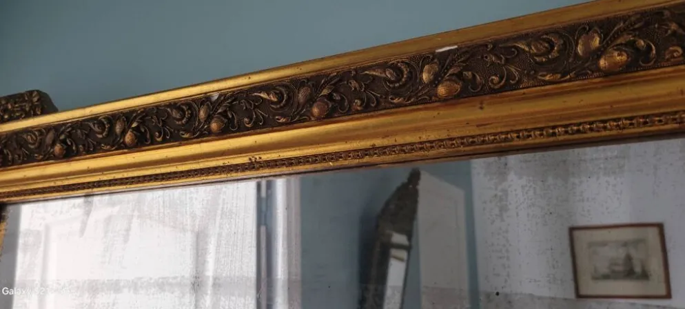 Grand miroir ancien en bois et stuc doré, Style Napoléon III/Louis-Philippe