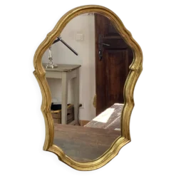 Grand miroir baroque en bois doré