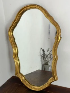 Grand miroir baroque en bois doré