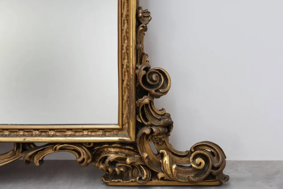 Grand miroir en bois doré de style rococo, Belgique, 20e siècle
