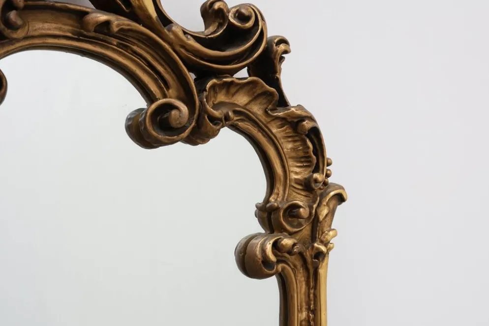Grand miroir en bois doré de style rococo, Belgique, 20e siècle