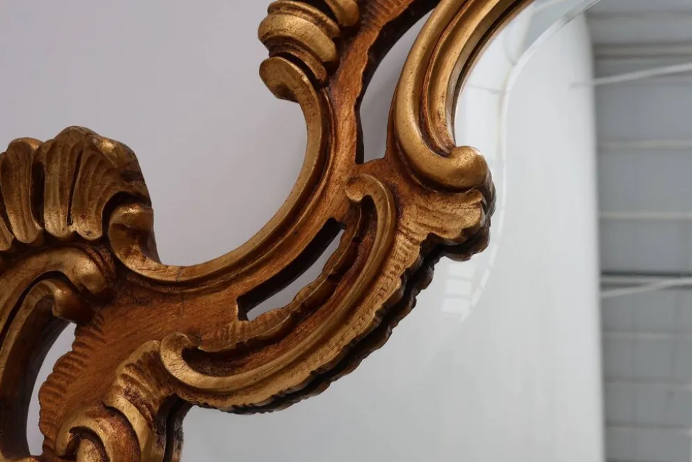 Grand miroir en bois doré de style Louis XV baroque du 20e siècle, Belgique, années 1950.