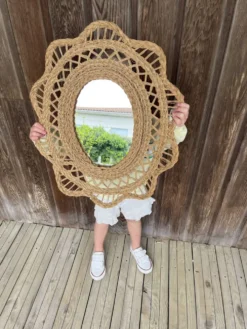Grand miroir en jonc tressé 1960