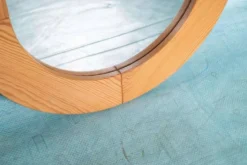 Grand miroir en pin vintage des années 1970 avec un savoir-faire.