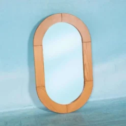 Grand miroir en pin vintage des années 1970 avec un savoir-faire.