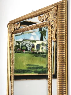 Grand miroir italien doré en bois à verre biseauté