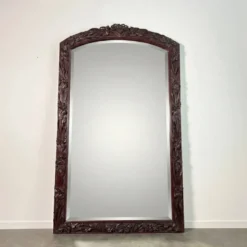 Grand miroir (2 mètres) Art Nouveau en Acajou sculpté en haut-relief à déco