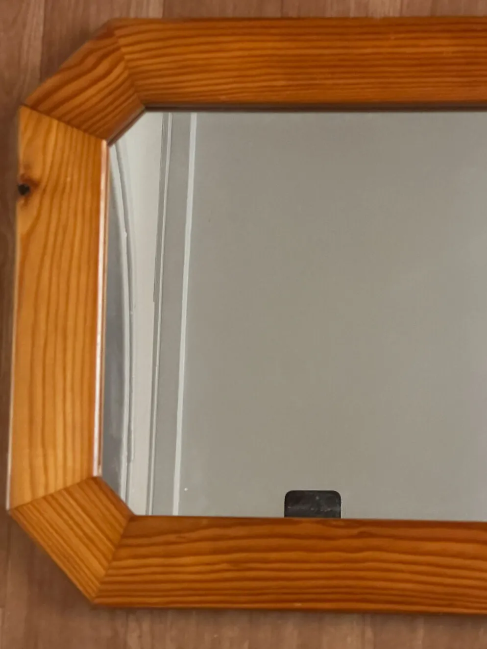 Grand miroir mural octogonal en pin, années 1970 – 103 × 40 cm