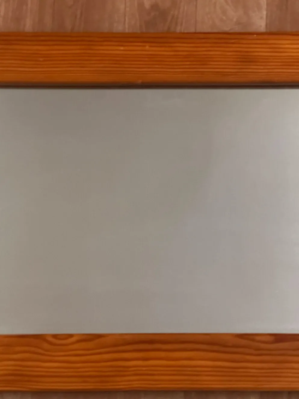 Grand miroir mural octogonal en pin, années 1970 – 103 × 40 cm