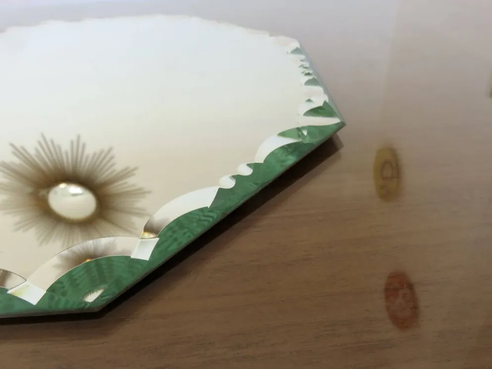 Grand miroir octogonal biseauté à poser, années 40