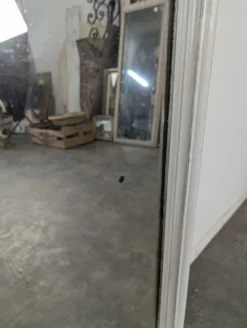 Grand miroir rectangulaire à cadre en bois laqué blanc