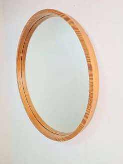Grand miroir rond en pin du milieu du siècle, Danemark, années 1960.