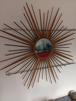 Grand miroir soleil chaty Vallauris 0,80 cm de diamètre.