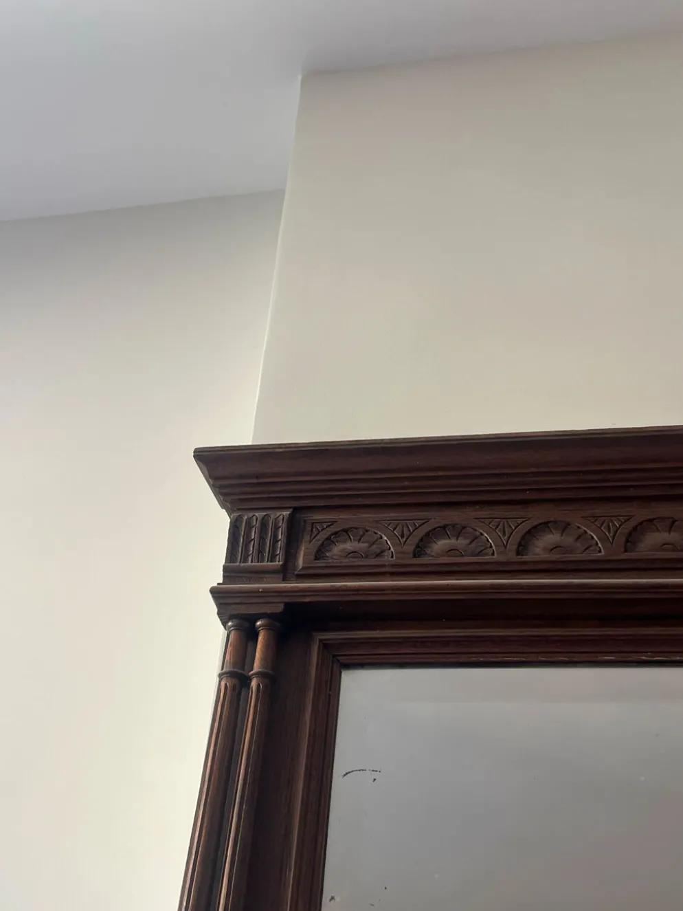 Grand miroir trumeau ancien en bois sculpté – style XIXe / néoclassiqu