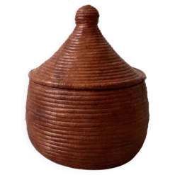 Grand panier couvert en vannerie et cuir tanné véritable coloris terracota