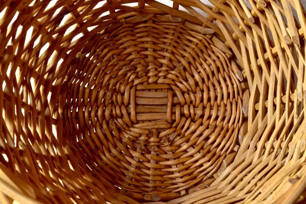 Grand panier de vannerie - Banne en bois tressé
