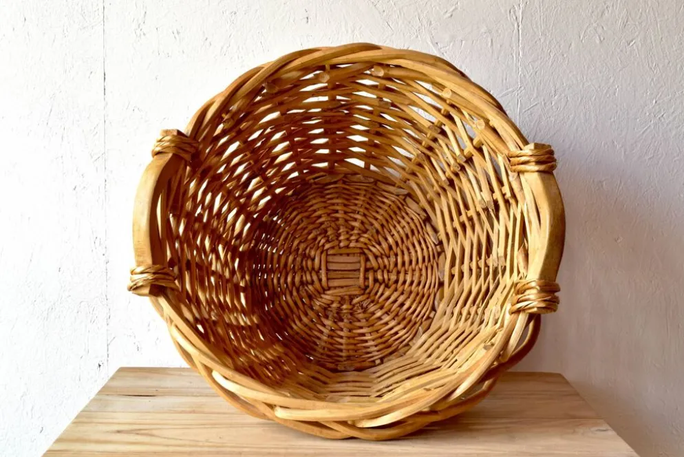 Grand panier de vannerie - Banne en bois tressé