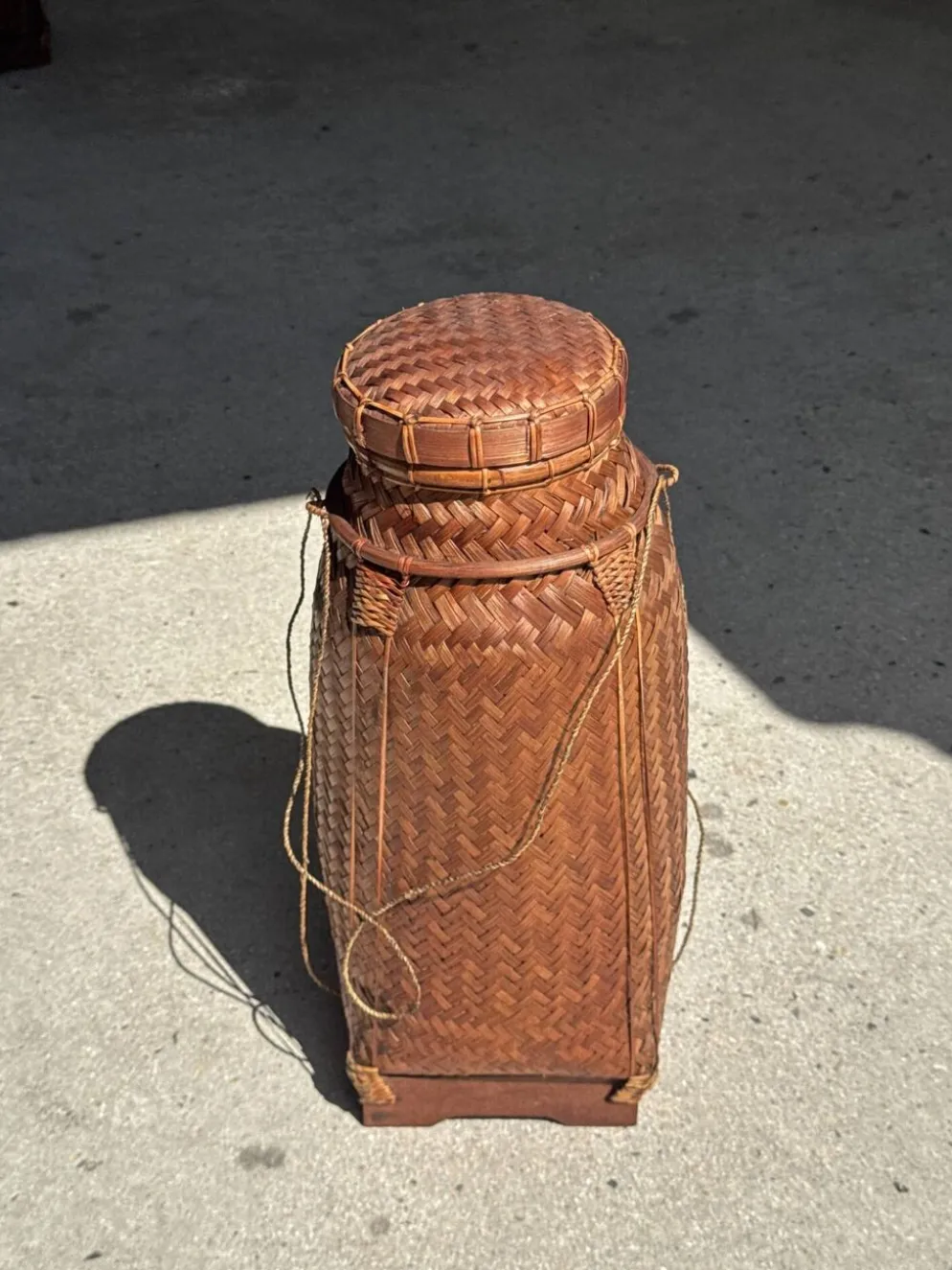 Grand panier traditionnel balinais à cordelettes H70 D26