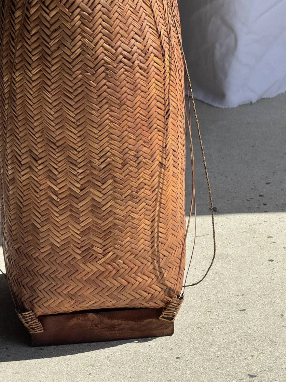 Grand panier traditionnel balinais à cordelettes H70 D26