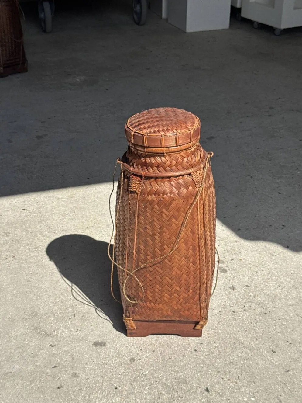 Grand panier traditionnel balinais à cordelettes H70 D26