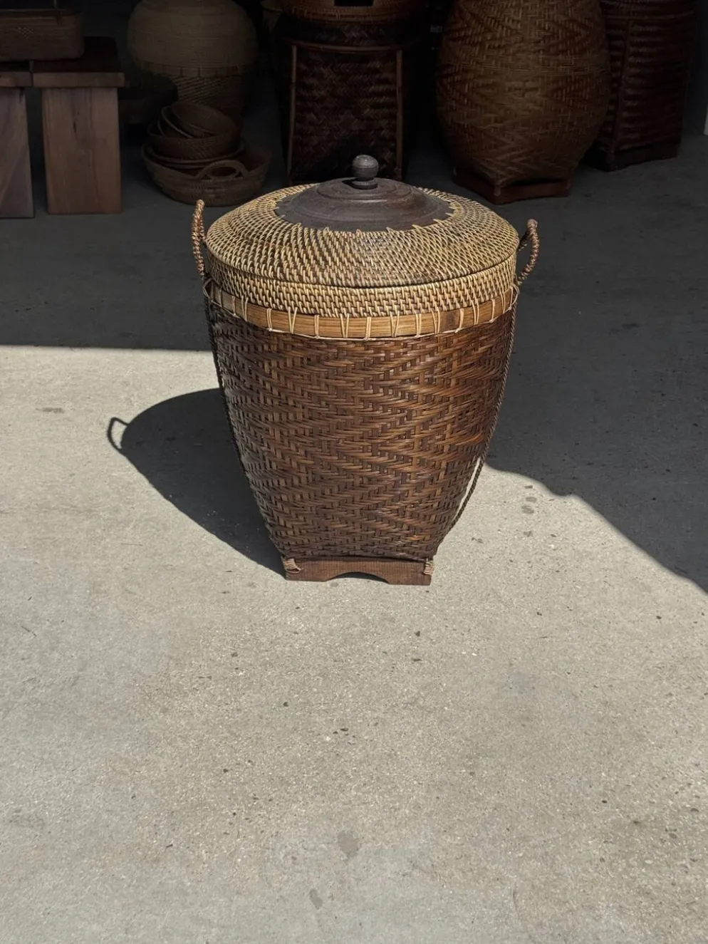 Grand panier traditionnel indonésien brun H60 D45