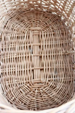 Grand panier vintage en osier tressé avec anse centrale