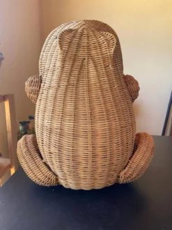 Grand porte-revues grenouille en rotin vintage 1970 — Tissu d'origine
