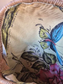 Grand porte-revues grenouille en rotin vintage 1970 — Tissu d'origine