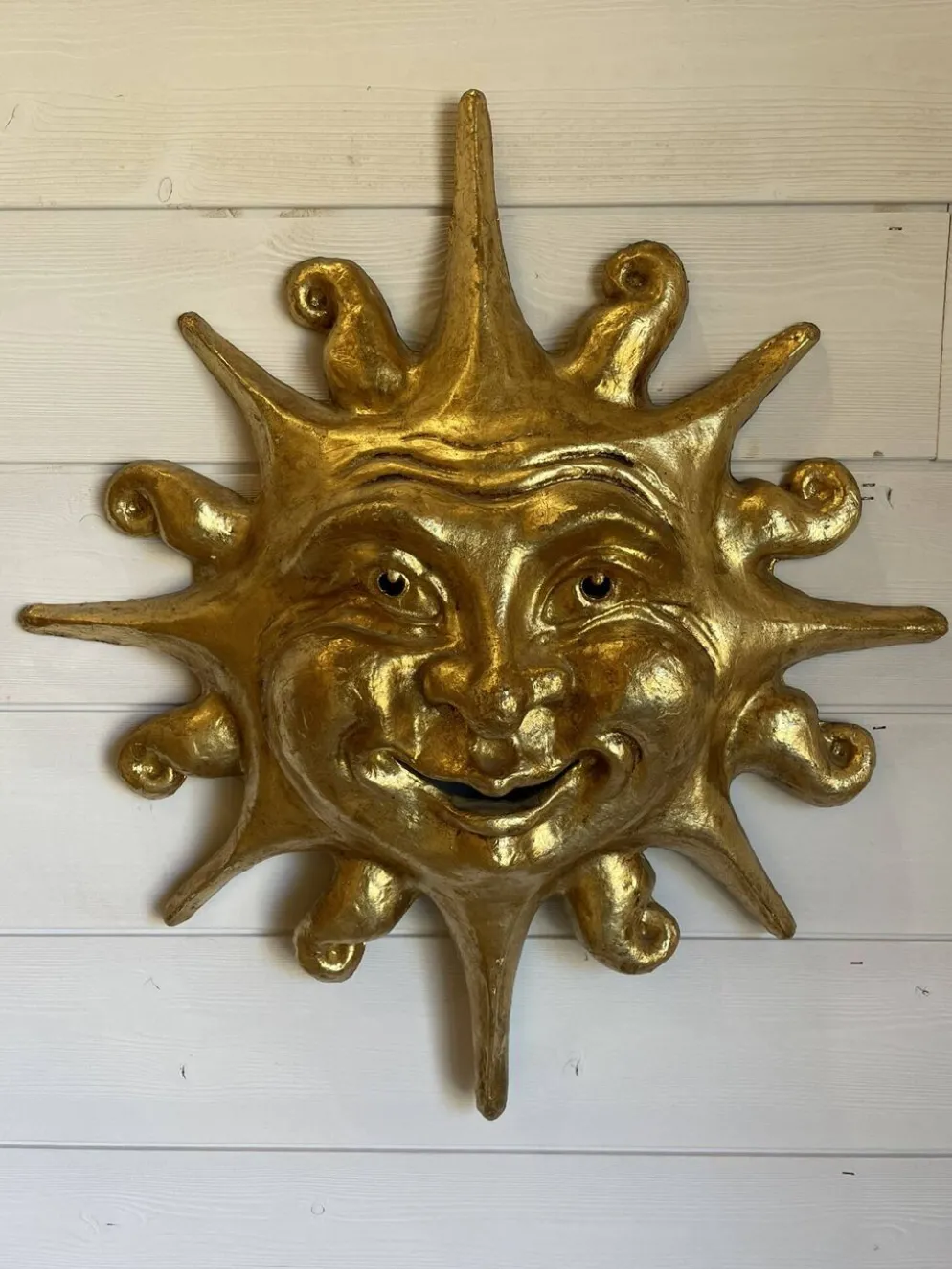 Grand soleil mural sculpté et doré - Artisanat d'art / La Venexiana Venise