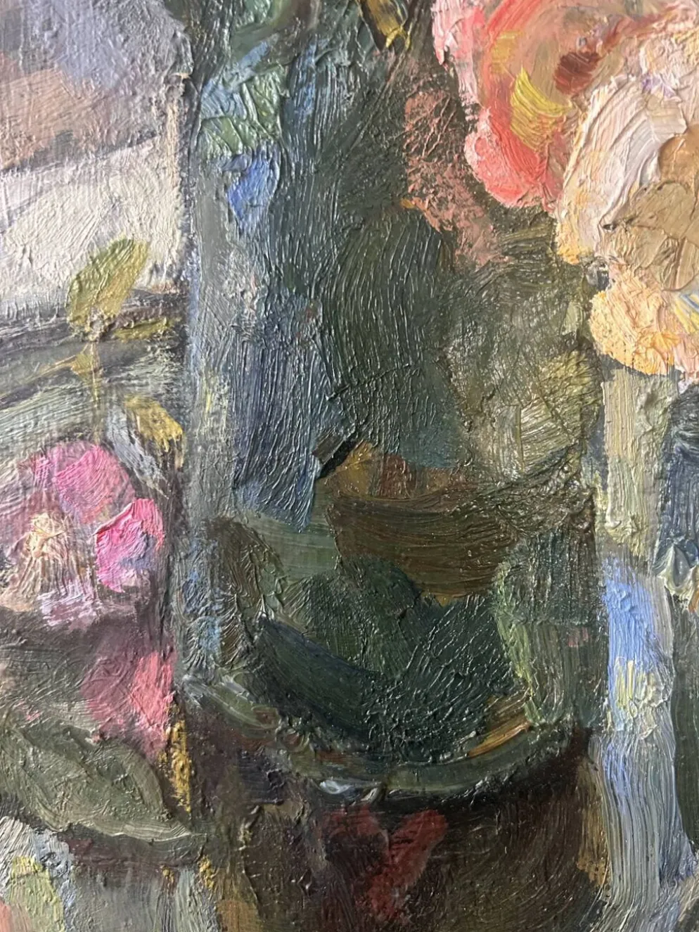 Grand tableau nature morte aux fleurs, école russe du milieu du XXe siècle. L’éloge de la douceur