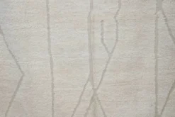 Grand tapis Beni Ouarain 360×200 cm – Tapis marocain ivoire extra long avec design de lignes organiques douces, GO-960